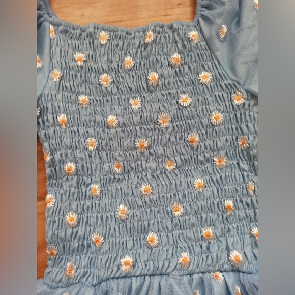Lemongrass - Puff-Sleeve Daisy Embroidery Smocked Mesh Dress - Picture 4 of 5